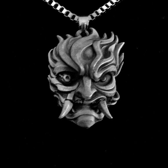 Gargoyle Goth Necklace Gray Black Metal Box Chain 30" Long Halloween - Picture 3 of 8